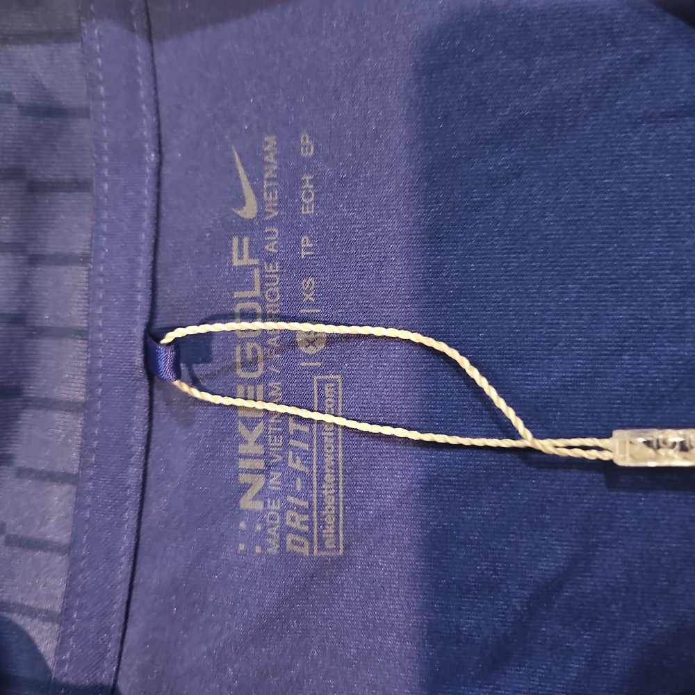 Nike Golf Shirt - Picture 4 of 7